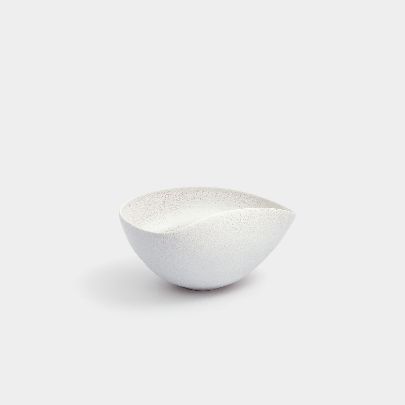 Picture of Big white ceramic deformed bowl 1