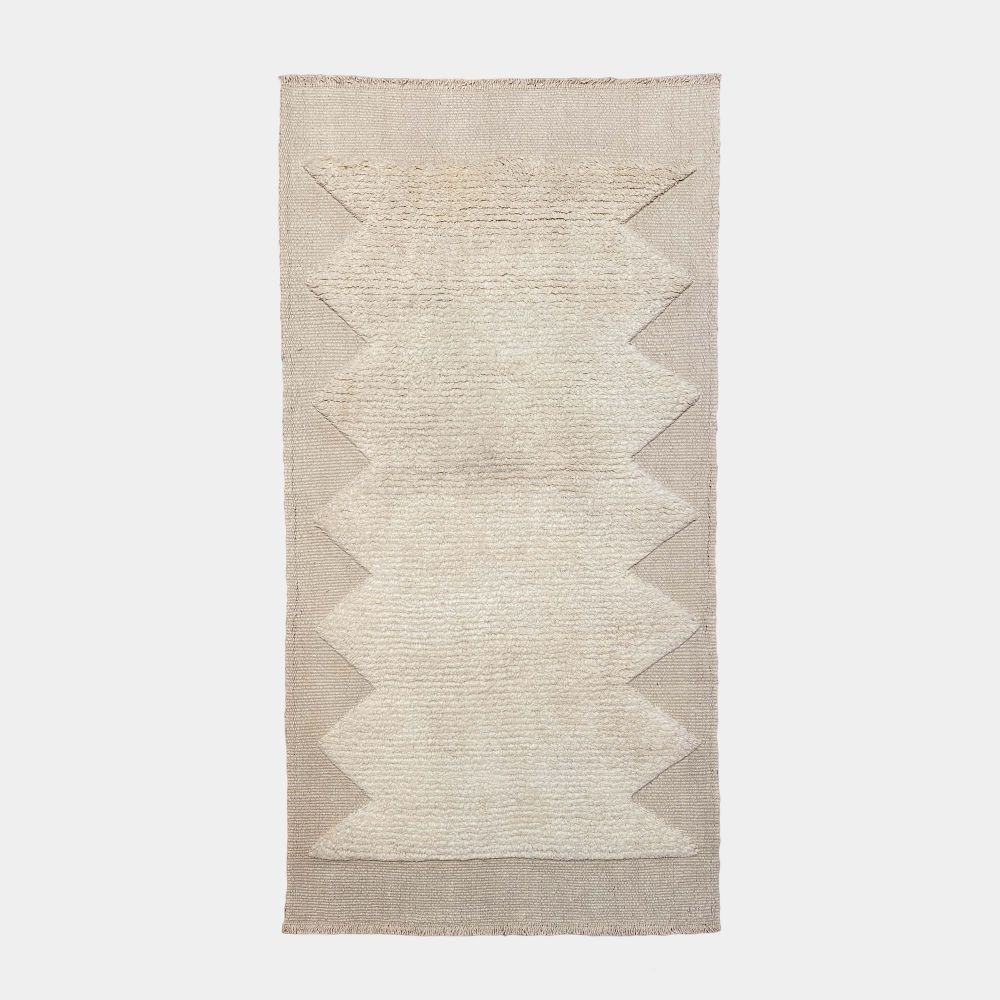 Picture of White wool rug 3