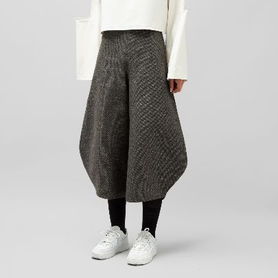 Picture of Gray round pants