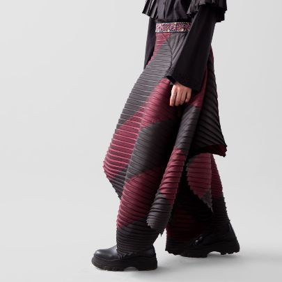 Picture of Pleated crimson pleated skirt