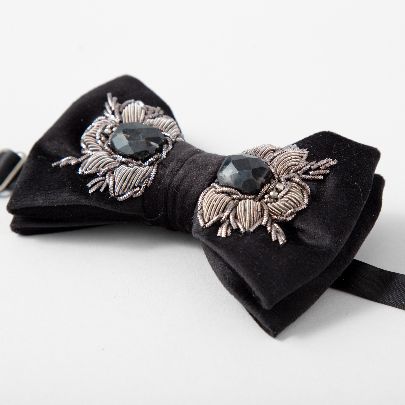 Picture of Classic black embroidered bow tie