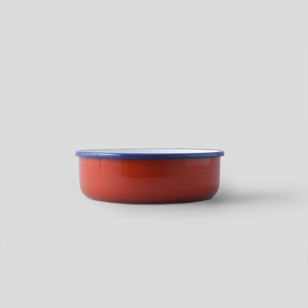 Picture of Red enamel bowl