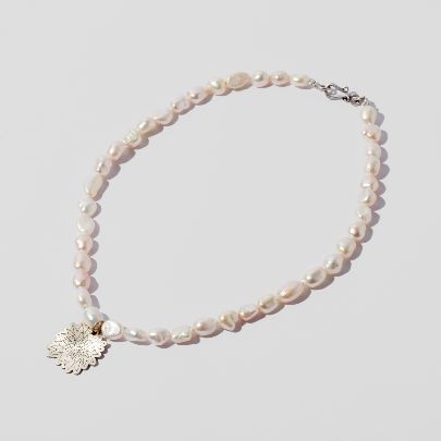 Picture of white flower necklace