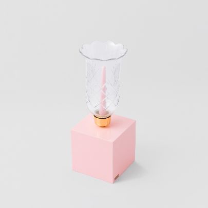 Picture of Basic light pink candle holder