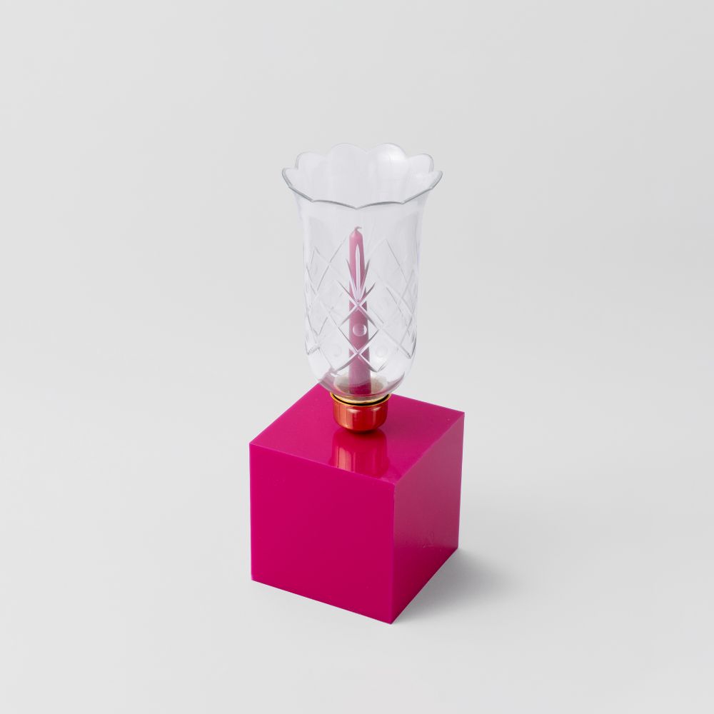 Picture of  Basic magenta candle holder