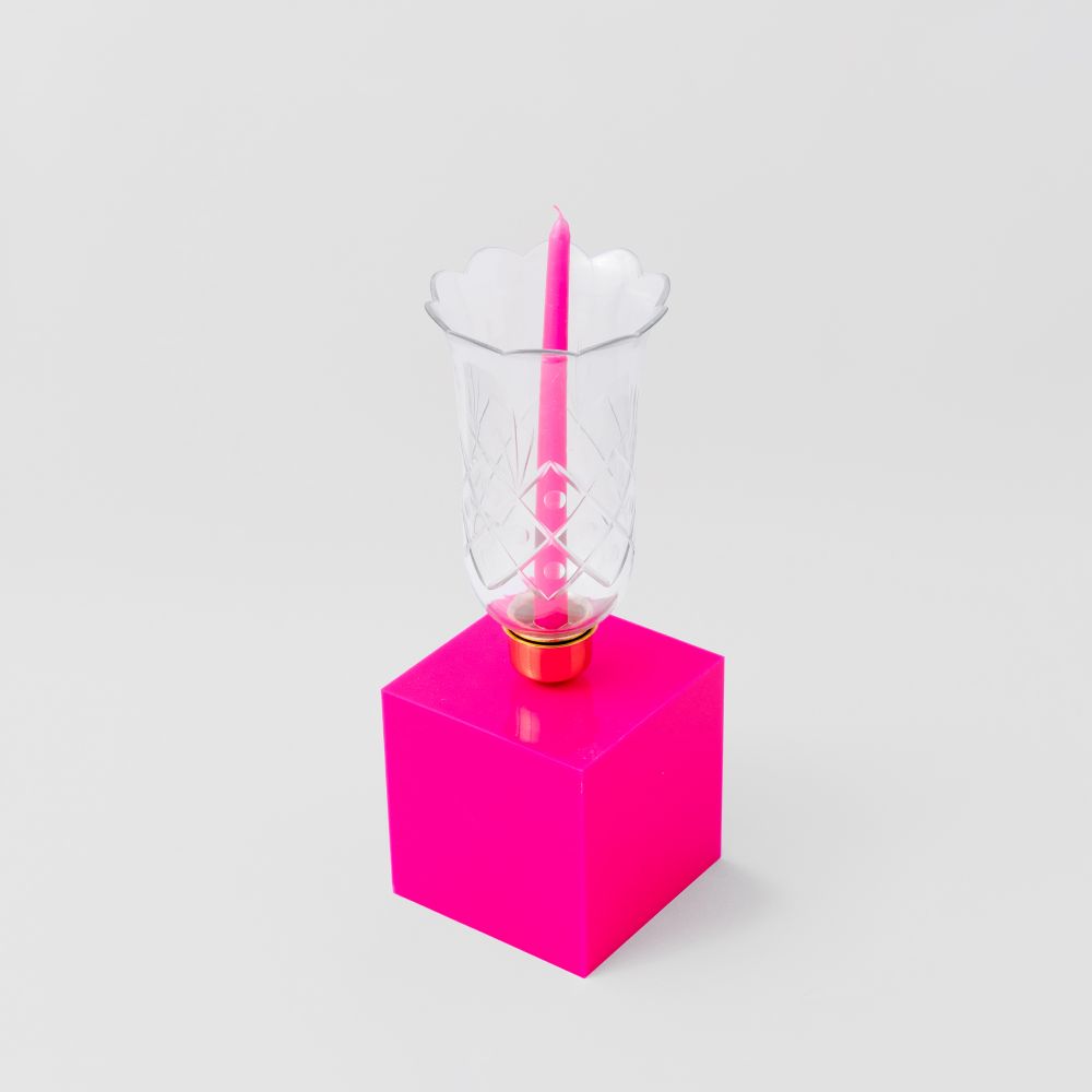 Picture of  Basic bold pink candle holder