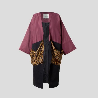 Picture of Rain coat with tiger patterned pocket