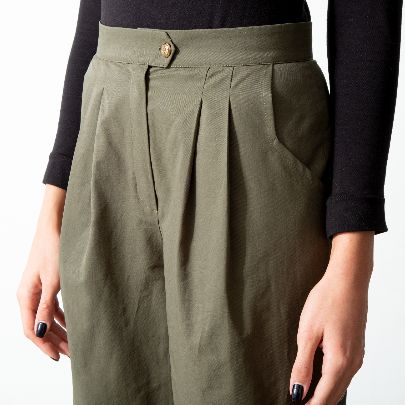 Picture of Green linen pants for women