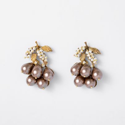 Picture of Black pearl grape earrings