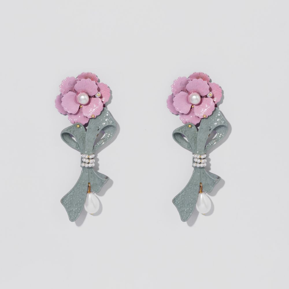 Picture of Women's earrings with pink flowers and gray bow