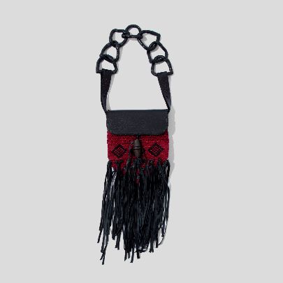 Picture of Red macrame clutch