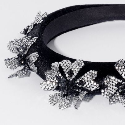 Picture of Shah Ashrafi headband with four silver flowers