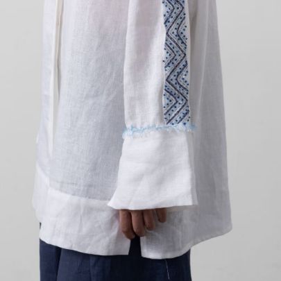 Picture of Women's white linen blouse