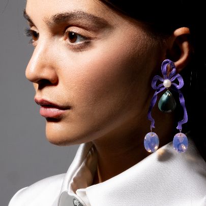 Picture of Women's bow earrings with blue stones