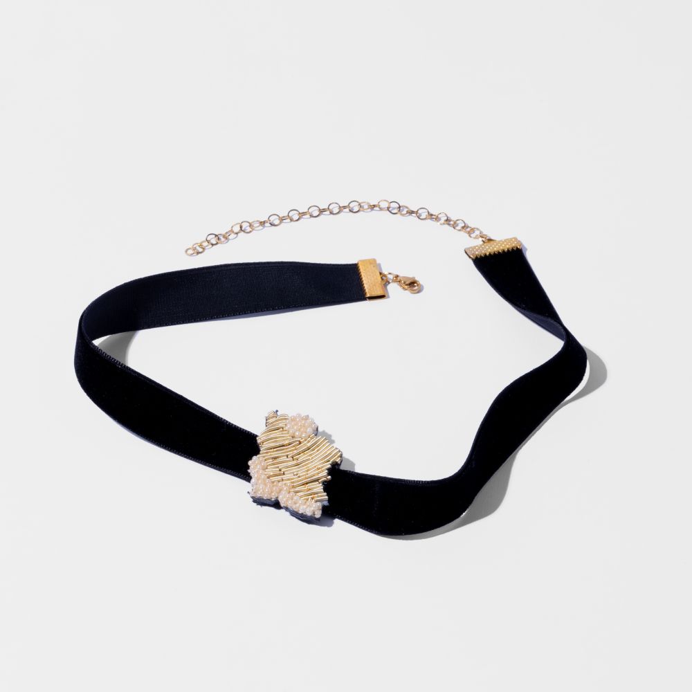 Picture of Iran cream choker with black strap