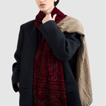 Picture of Crimson and beige velvet scarf