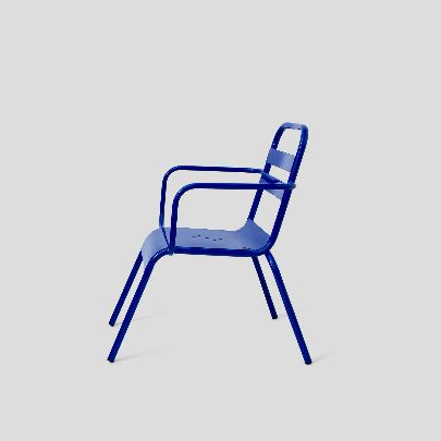 Picture of Navy chair with handle