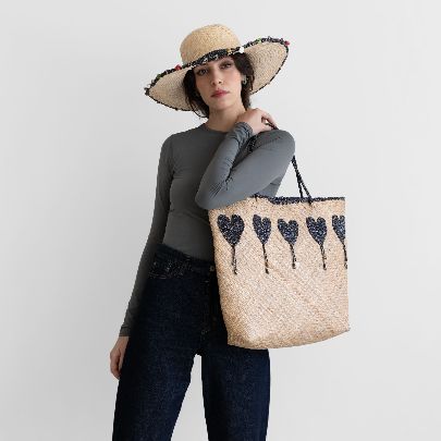 Picture of Heart straw bag