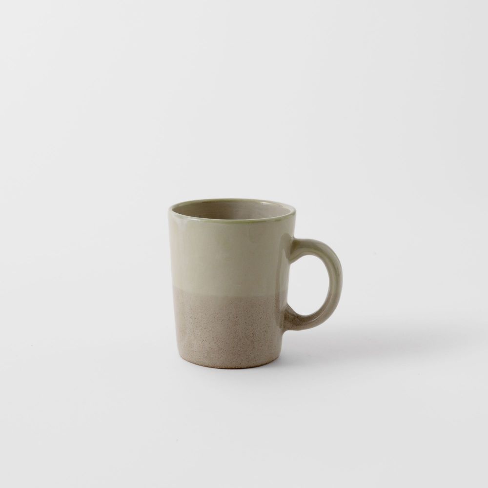 Picture of Pale green earthenware mug with handle