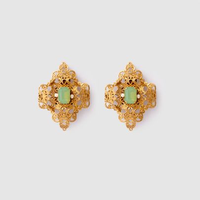 Picture of Women's diamond earrings with green stone