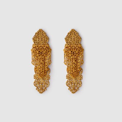 Picture of Women's long gold leaf design earrings