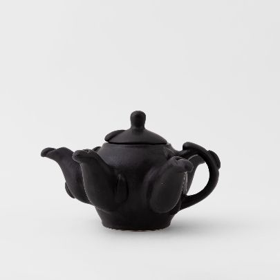 Picture of Black six-hose teapot statue