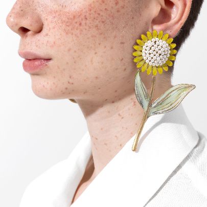 Picture of Women's sunflower and pearl earrings