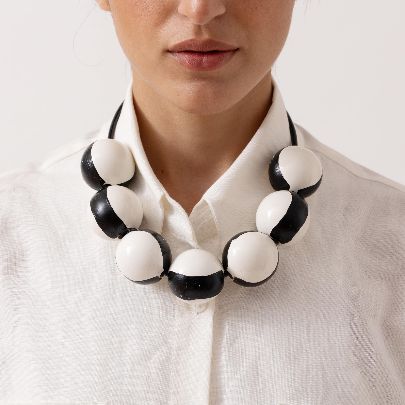 Picture of Women's necklace painted wooden balls