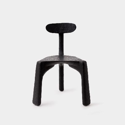 Picture of black Kim chair