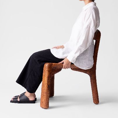 Picture of black Kim chair