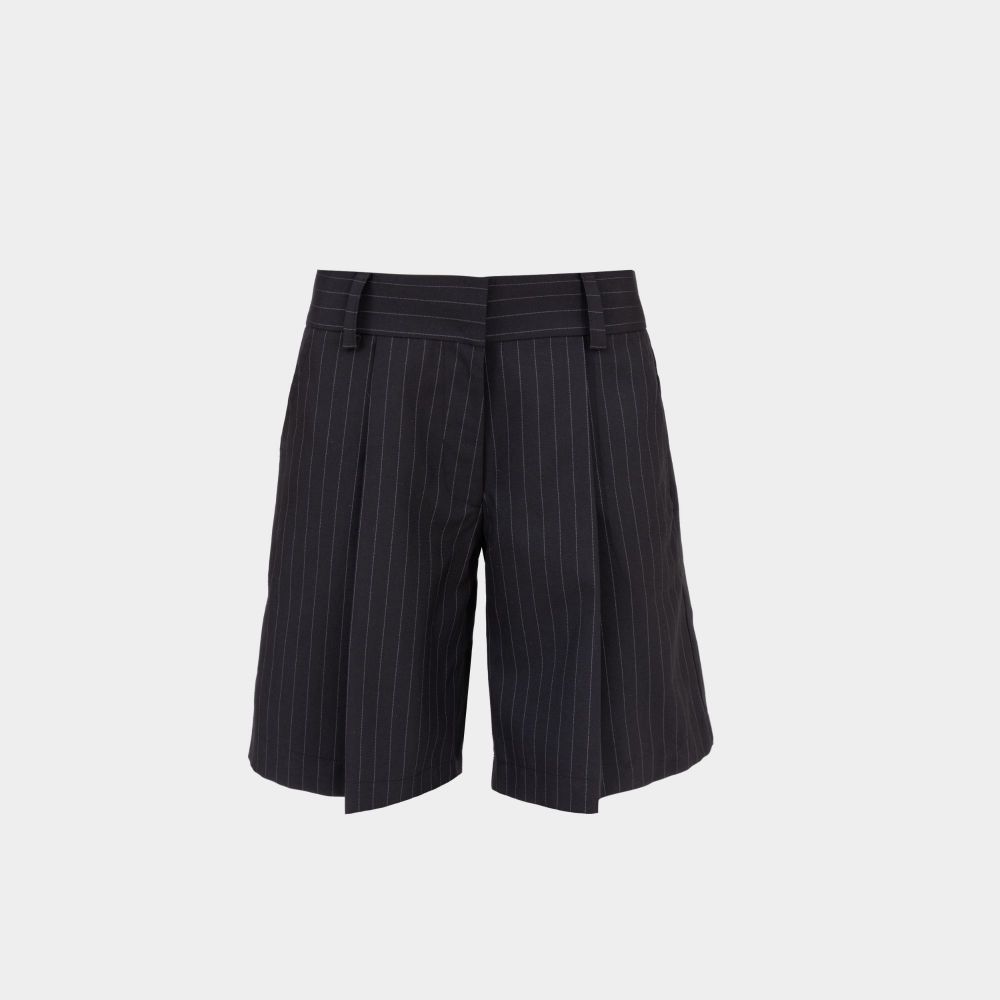 Picture of Women's short pants with pleats