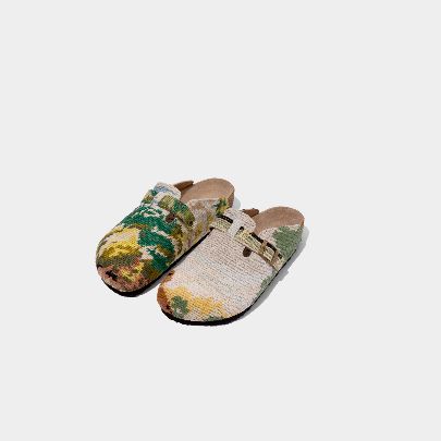 Picture of Leaf Goblin Pattern Sandals