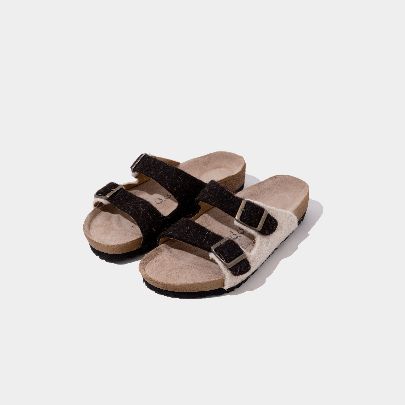 Picture of Simple black sandal with open front