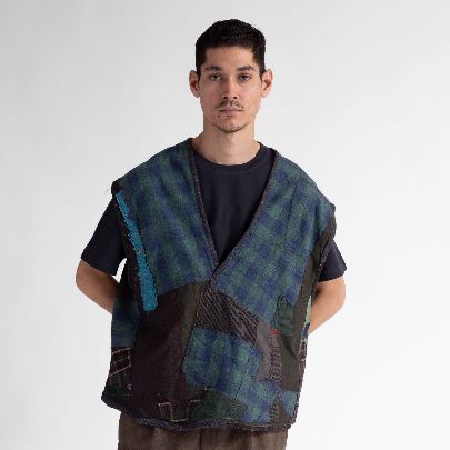 Picture of wool vest teal