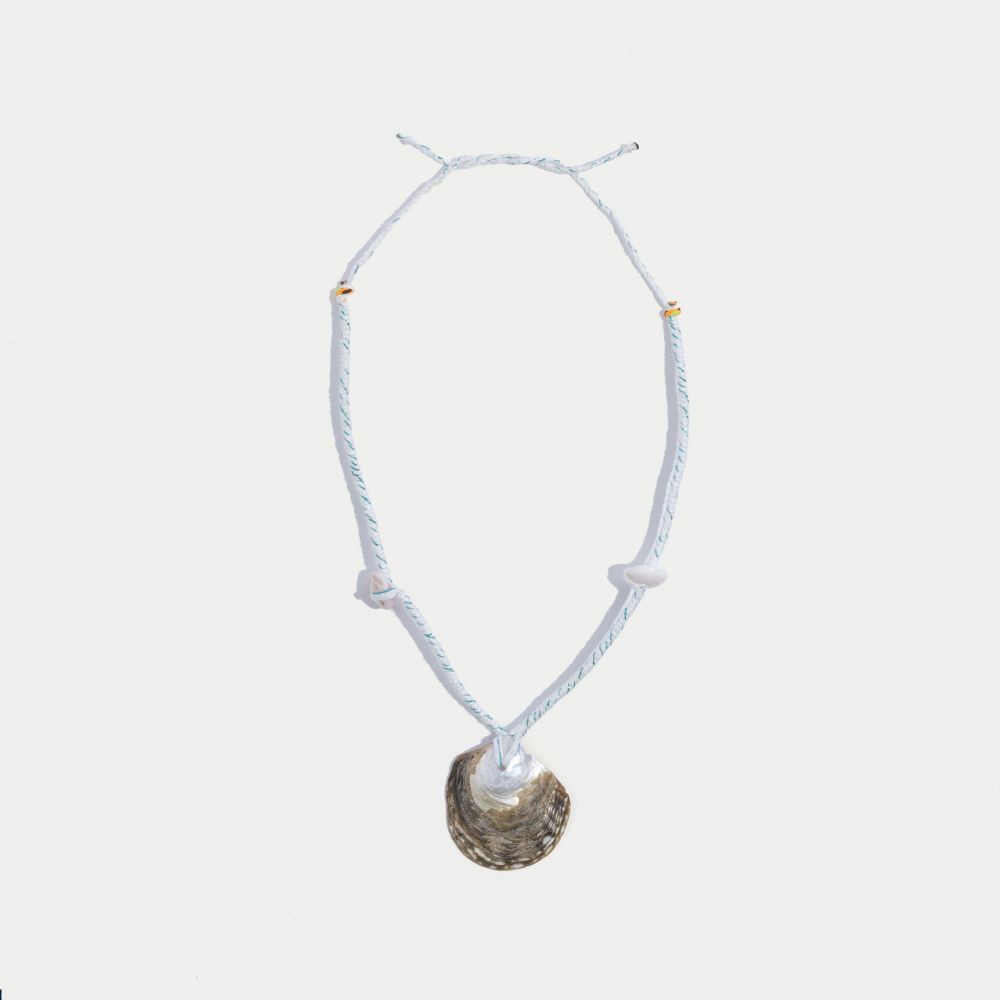 Picture of necklace of thread and shell