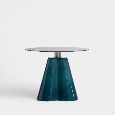 Picture of Blue aluminum table wheely