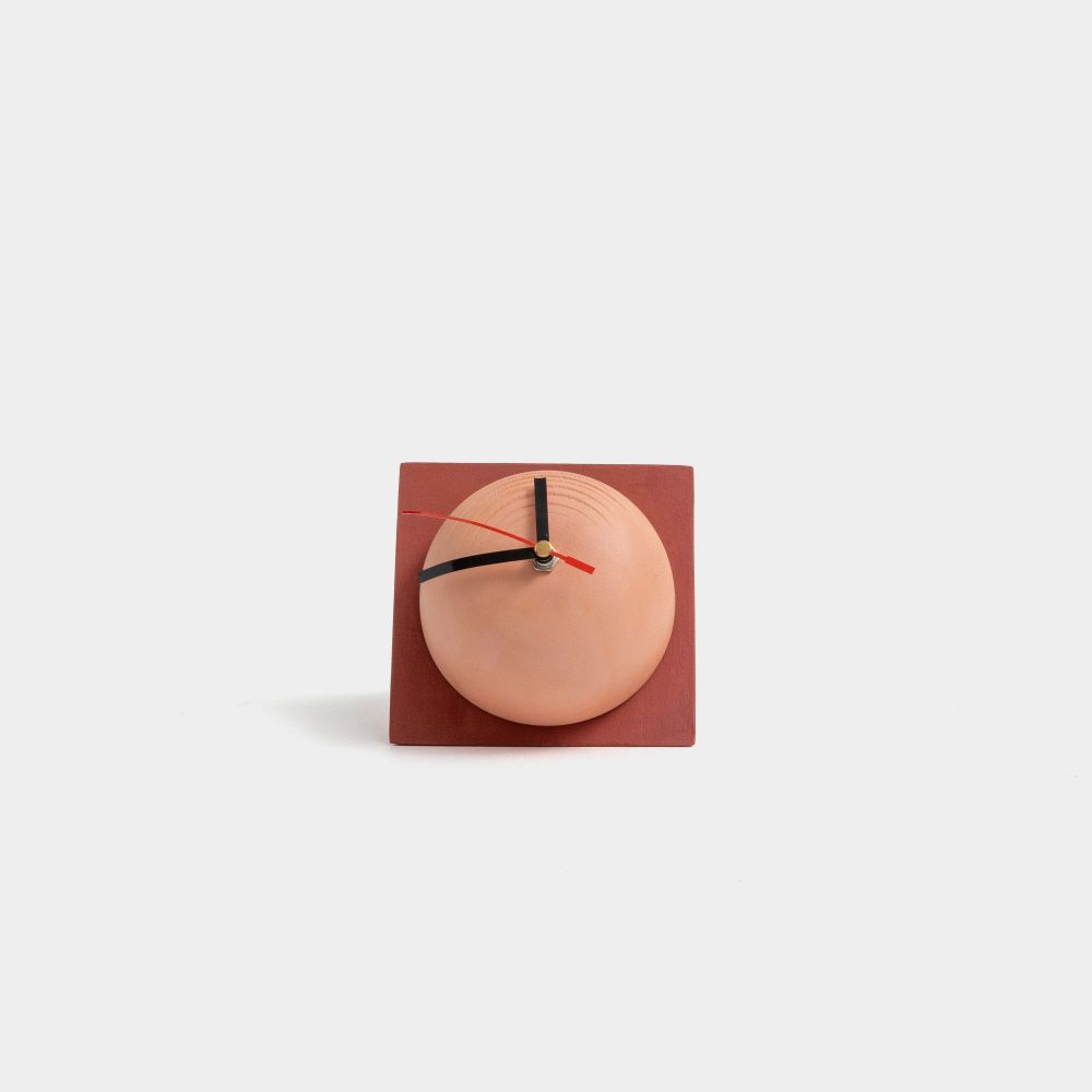 Picture of peach nimfo watch