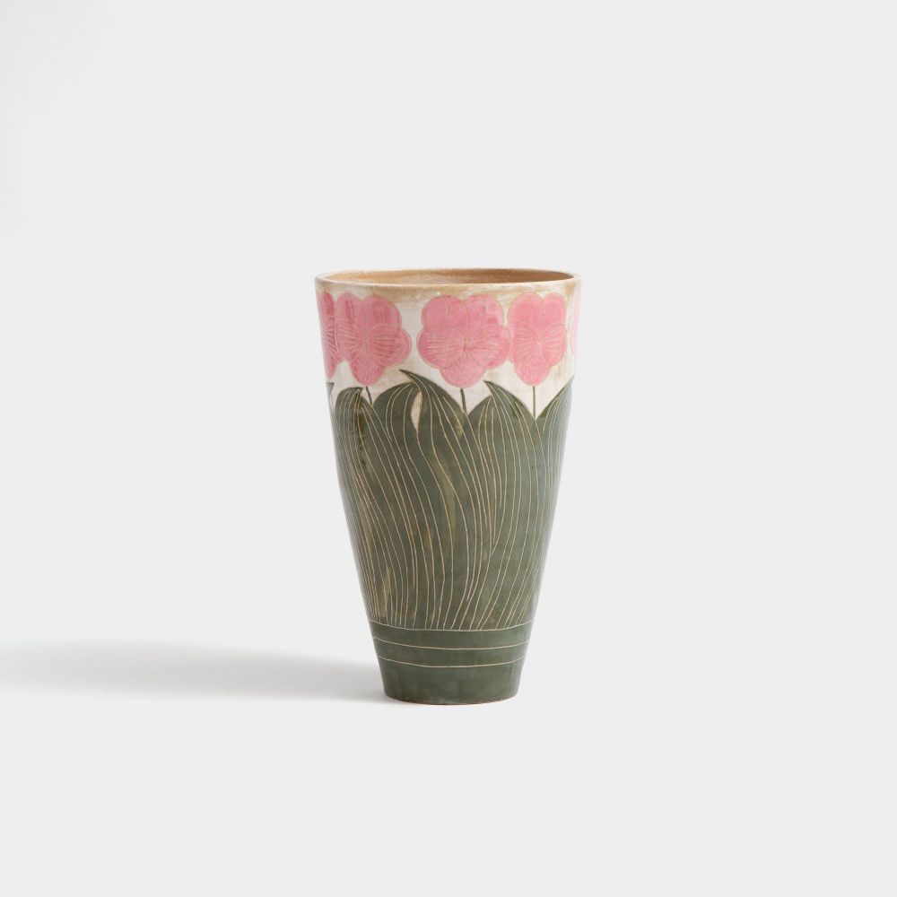 Picture of Glazed vase and clove clay