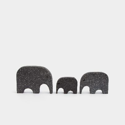 Picture of elephant statue set