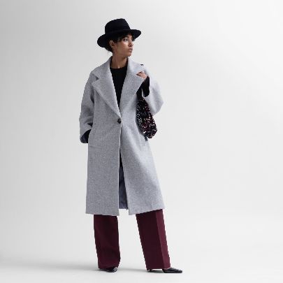 Picture of women's gray wide-collar coat