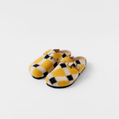 Picture of yellow black closed front sandal