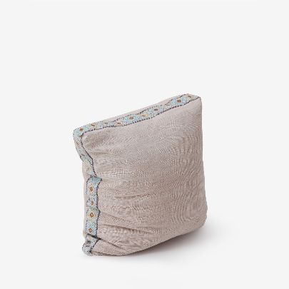 Picture of Light cushion with khaki border