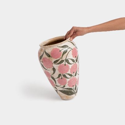 Picture of Glazed vase and pink clove clay