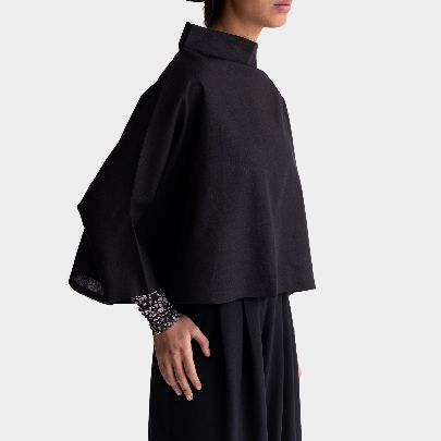 Picture of Black square blouse