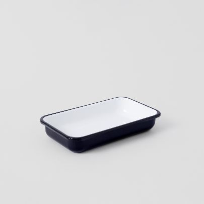 Picture of Black white lasagna dish 