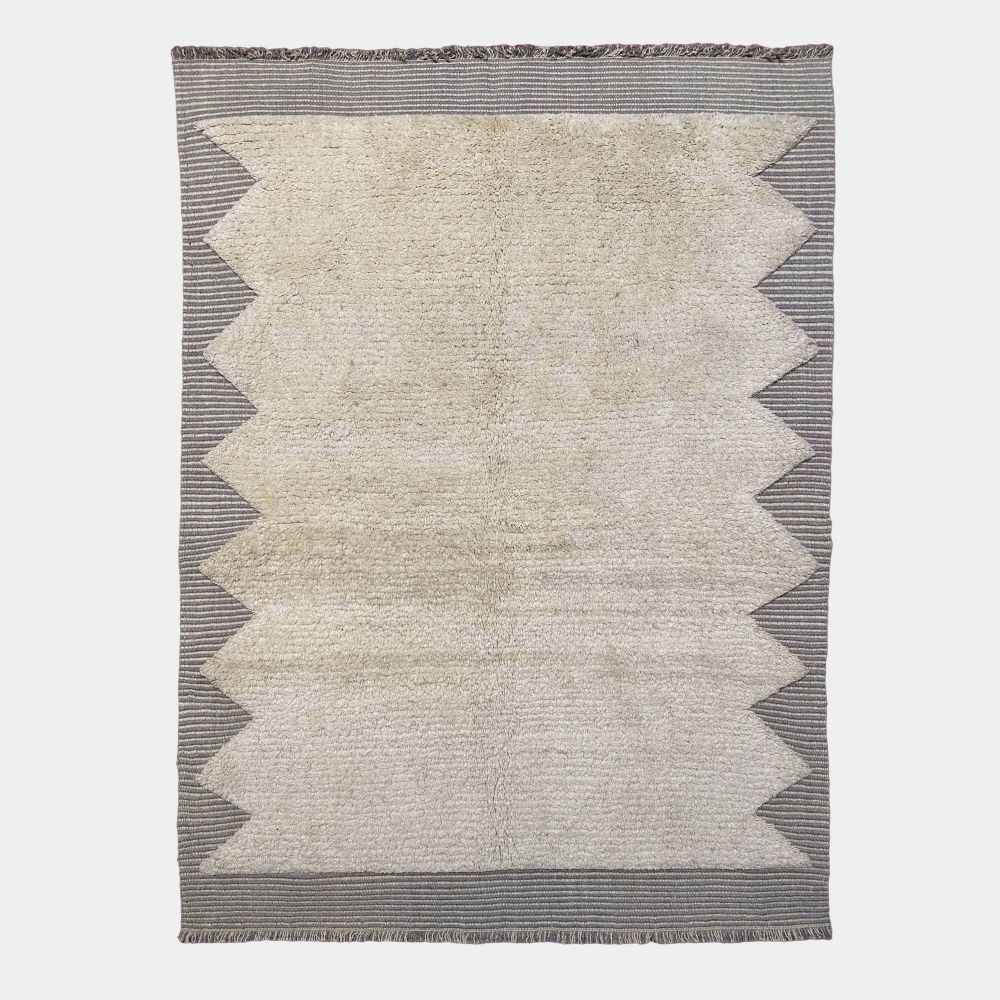 Picture of White and light gray wool rug 2