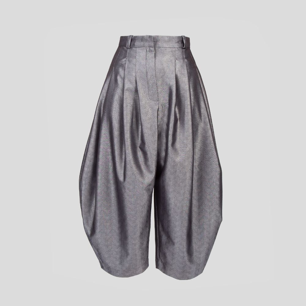 Picture of silver loose pants