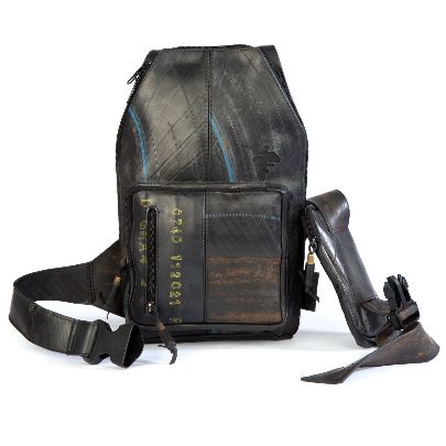 Picture of bagpack with metal handle