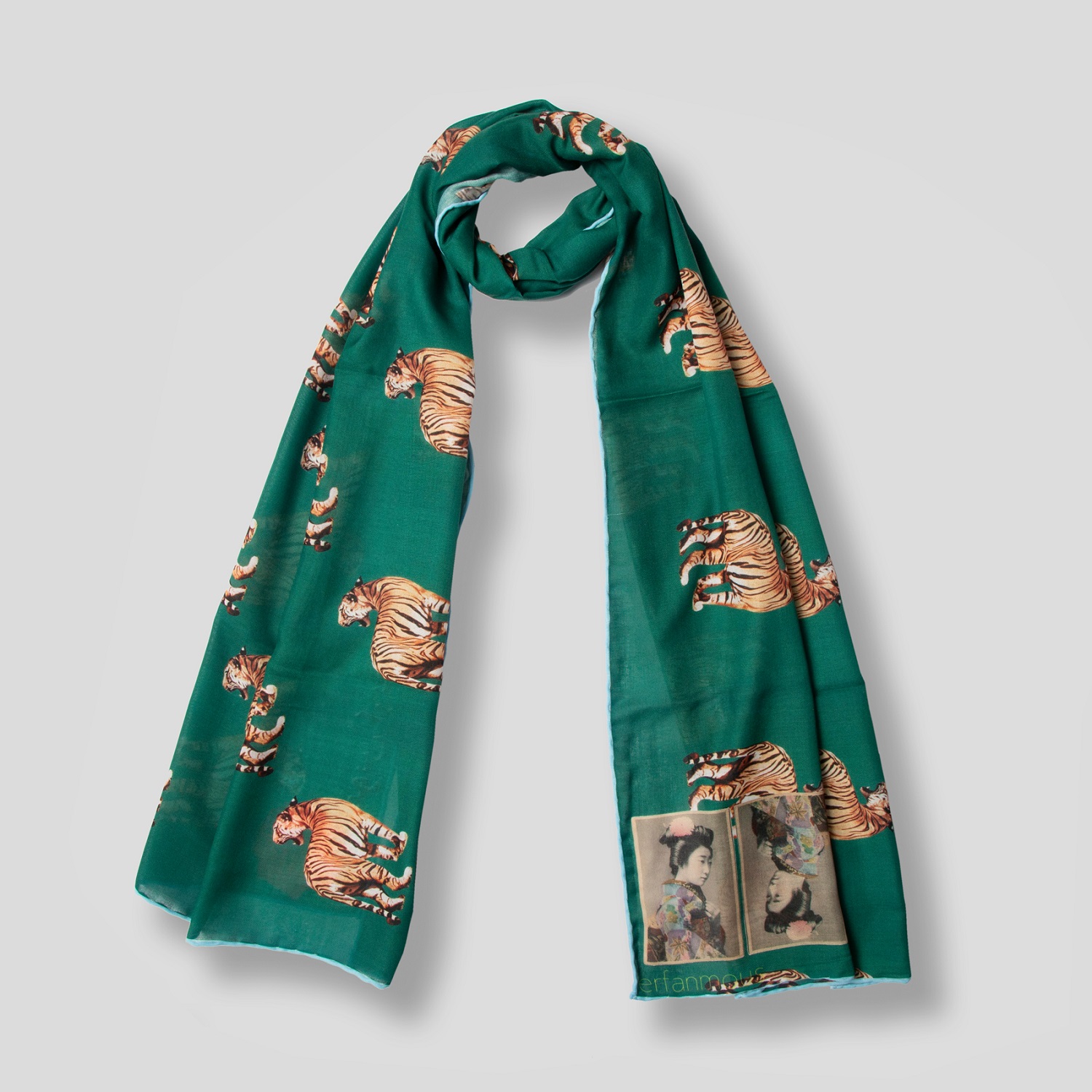 Picture of tiger scarf