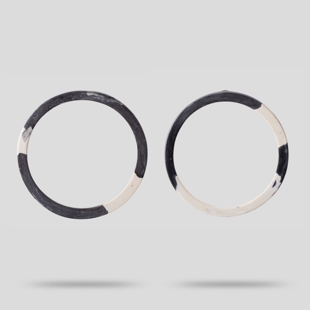 Picture of white gray circle earrings